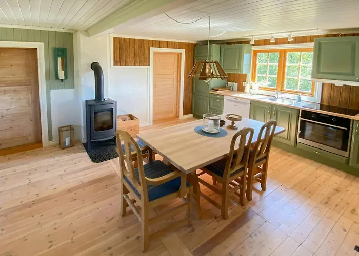 Traditional Mountain Farm With Views Of Skogshorn